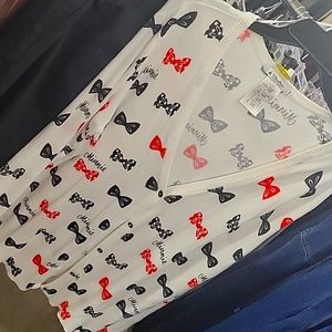 DISNEY PARKS MINNIE SWEATER